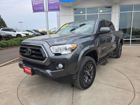 Used 2022 Toyota Tacoma SR5 image 2