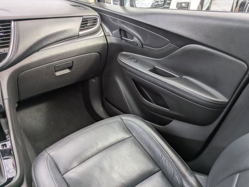 Used 2019 Buick Encore Essence image 10