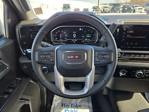 Used 2023 GMC Sierra 1500 SLE image 19