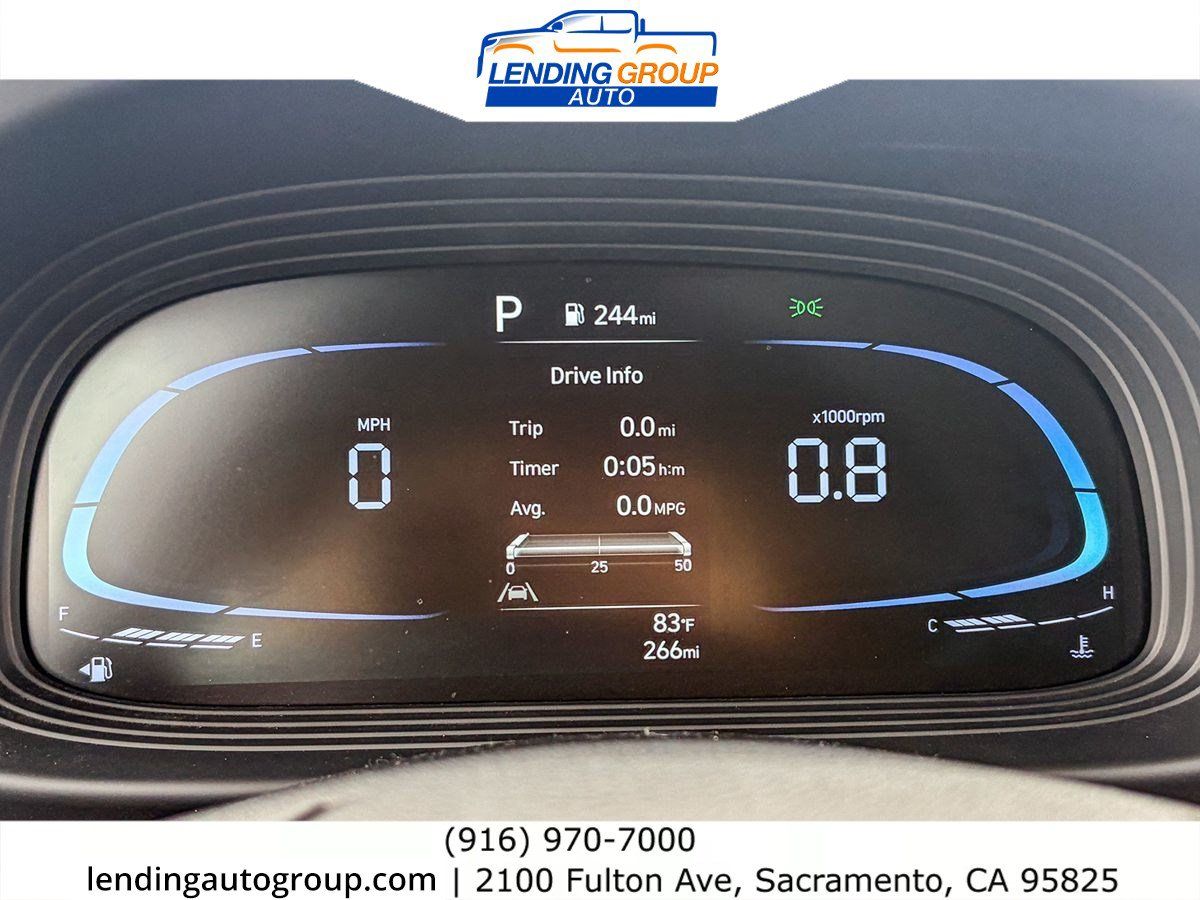 Used 2023 Hyundai Venue SEL FWD image 22