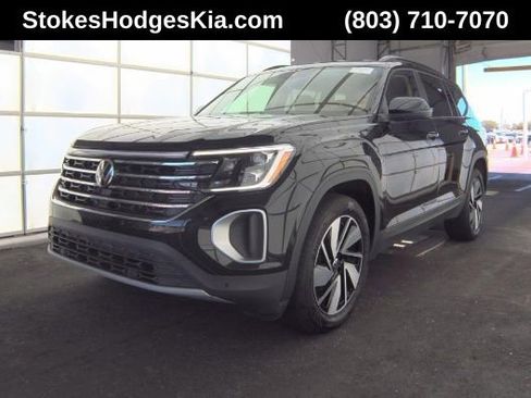 Used 2025 Volkswagen Atlas SE FWD image 1