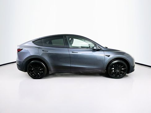Used 2023 Tesla Model Y Long Range image 10
