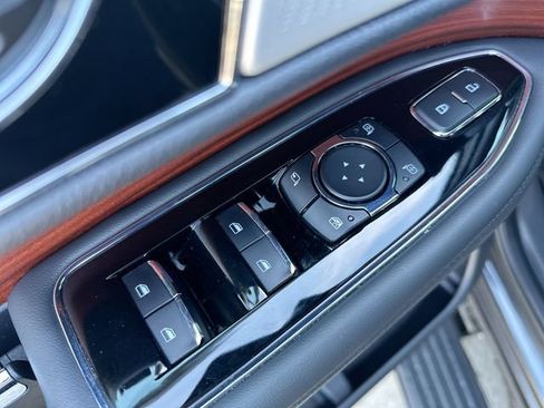 Used 2024 Lincoln Navigator Reserve AWD/4WD image 17