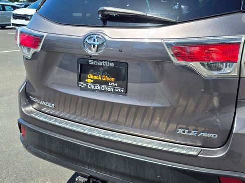 Used 2015 Toyota Highlander XLE AWD/4WD image 12