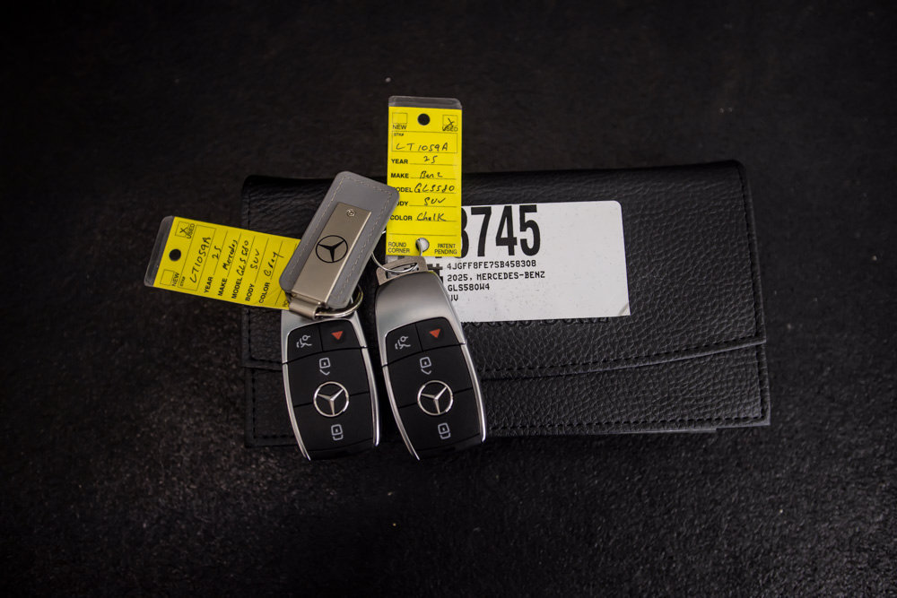 Used 2025 Mercedes-Benz GLS 580 4MATIC image 50