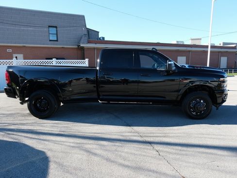 Used 2025 RAM 3500 Limited image 2