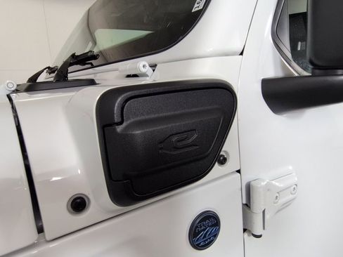 Certified 2025 Jeep Wrangler Unlimited Sahara AWD/4WD image 15
