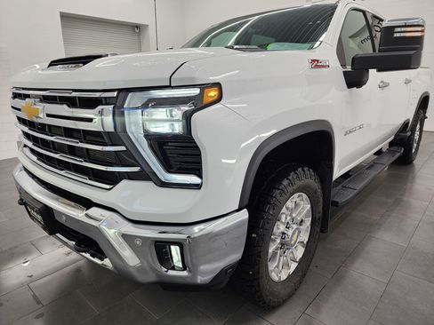 Used 2024 Chevrolet Silverado 2500 LTZ w/ LTZ Premium Package image 69