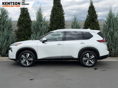 Used 2026 Nissan Rogue SL AWD/4WD image 3