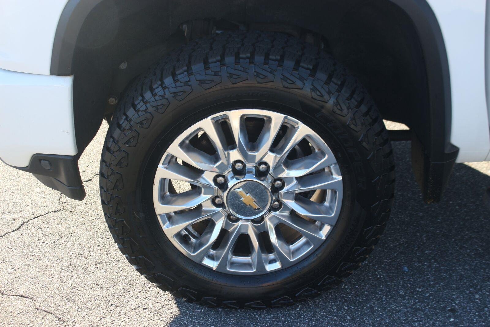 Used 2021 Chevrolet Silverado 2500 High Country AWD/4WD image 41