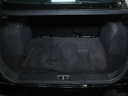 Used 2025 Nissan Versa SV w/ Trunk Package FWD image 29