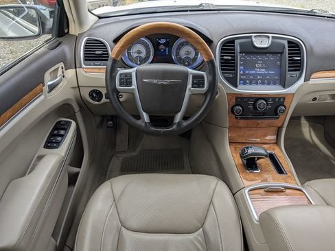 Used 2014 Chrysler 300 C RWD image 18