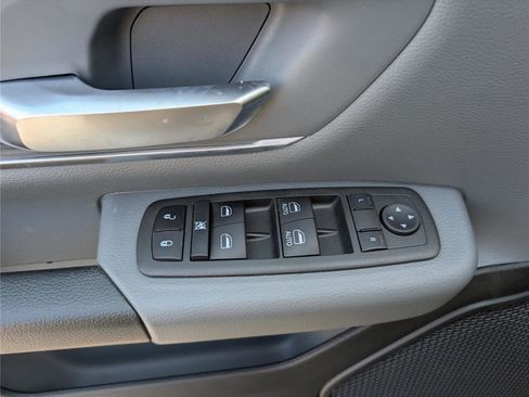 Used 2022 RAM 1500 Big Horn AWD/4WD image 18