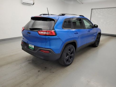 Used 2018 Jeep Cherokee Latitude w/ Altitude Package AWD/4WD image 9