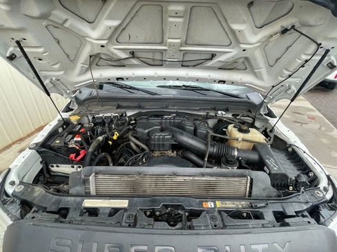 Used 2016 Ford F250 XL w/ Power Equipment Group AWD/4WD image 16