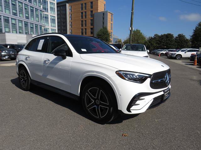 Used 2025 Mercedes-Benz GLC 350e 4MATIC w/ AMG Line image 5