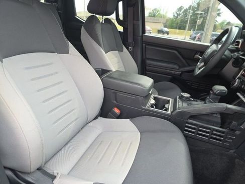 Used 2025 Toyota Tacoma TRD Off-Road image 12