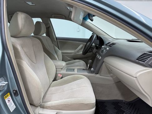 Used 2011 Toyota Camry LE w/ LE Extra-Value Pkg image 10