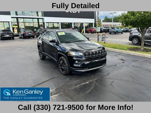 Used 2026 Jeep Compass Latitude AWD/4WD image 6