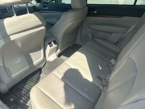 Used 2014 Subaru Outback 3.6R Limited w/ Moonroof Package image 10