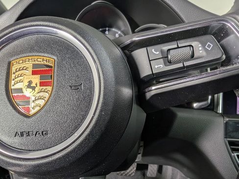 Certified 2025 Porsche Macan image 37