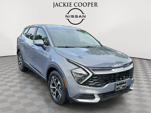 Used 2023 Kia Sportage EX FWD image 3