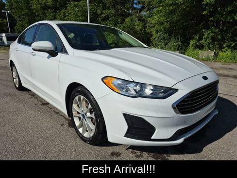 Used 2020 Ford Fusion SE FWD image 4