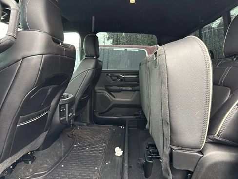 Used 2022 RAM 1500 Limited w/ Body-Colour Bumper Group AWD/4WD image 9