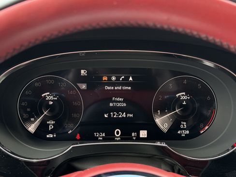 Certified 2023 Bentley Bentayga AWD/4WD image 19