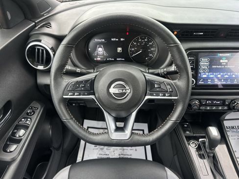 Used 2023 Nissan Kicks SR w/ SR Premium Package FWD image 14