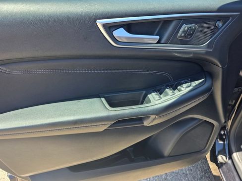Used 2022 Ford Edge Titanium AWD/4WD image 13