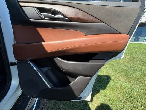 Used 2017 Cadillac Escalade Premium Luxury AWD/4WD image 37