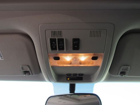 Used 2013 GMC Yukon XL Denali image 22