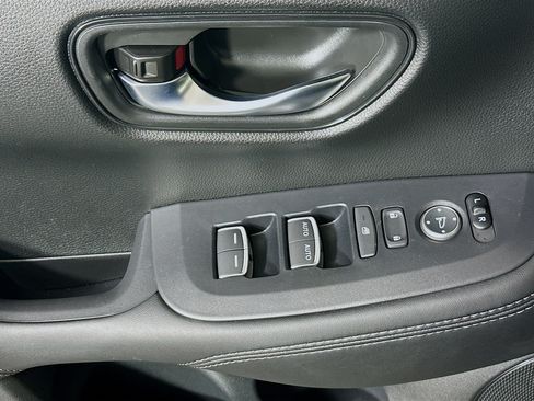 Used 2027 Honda HR-V EX-L image 14
