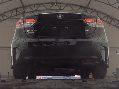 Used 2025 Toyota Corolla LE image 10