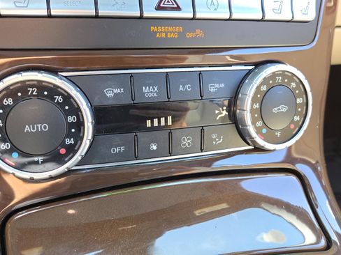 Used 2020 Mercedes-Benz SLC 300 SLC 300 image 31