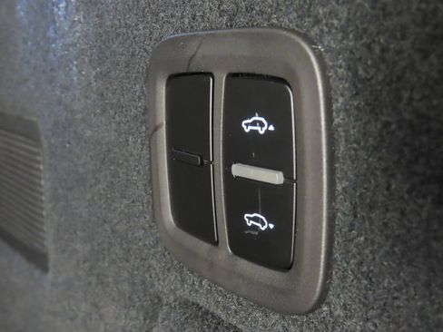 Certified 2025 Porsche Cayenne S AWD/4WD image 49