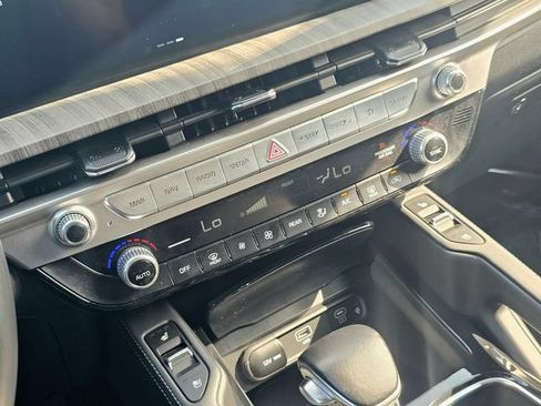 Used 2023 Kia Telluride EX w/ EX Captain's Chair Package FWD image 35