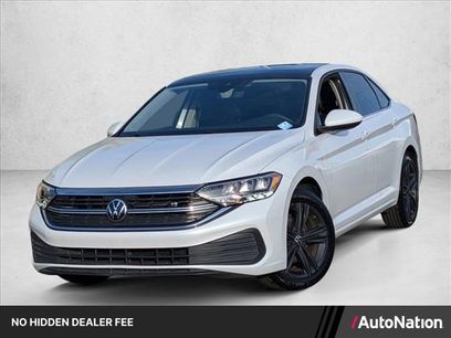Used 2023 Volkswagen Jetta SE w/ Panoramic Sunroof Package