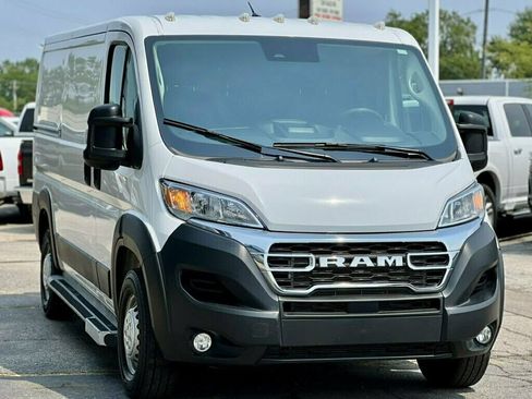 Used 2025 RAM ProMaster 2500 w/ U-Haul Equipment Group FWD image 30