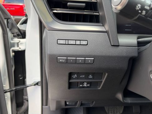 Used 2026 Lexus GX 550 w/ Accessory Package (2T) AWD/4WD image 12