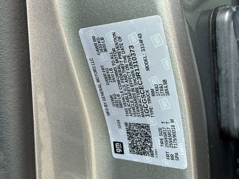 Used 2024 Chevrolet Colorado LT w/ LT Convenience Package RWD image 35