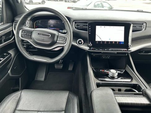 Used 2024 Jeep Wagoneer Series II w/ Flexible Seating Group RWD image 23