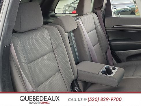 Used 2020 Jeep Grand Cherokee Laredo RWD image 24