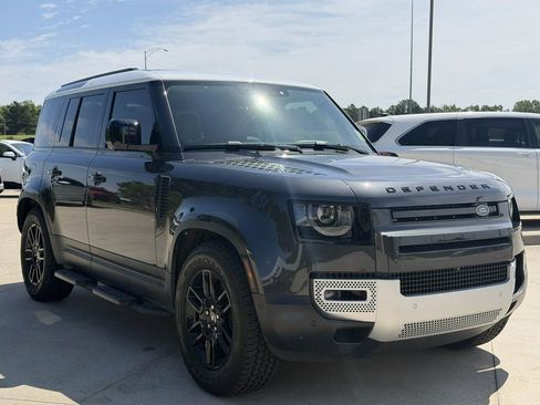 Used 2025 Land Rover Defender 110 S AWD/4WD image 2