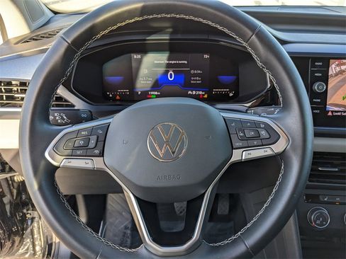 Certified 2022 Volkswagen Taos SE w/ Driver Assistance Package image 27
