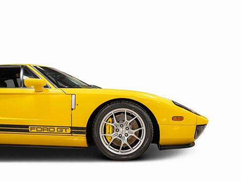 Used 2005 Ford GT image 36