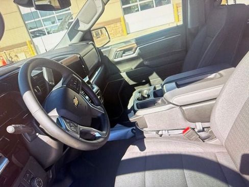 Used 2025 Chevrolet Silverado 1500 LT w/ Work Truck Package AWD/4WD image 5