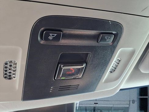 Used 2024 Toyota Camry SE image 16