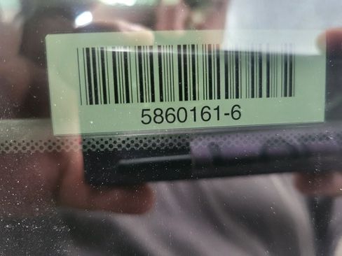 Used 2025 Kia Carnival FWD image 4